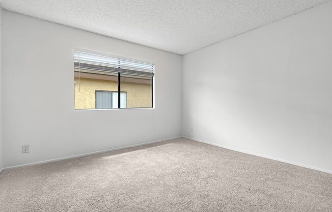 2 beds, 2 baths, 1,008 sqft, $2,600