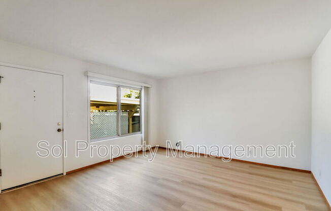 5 TREANOR ST