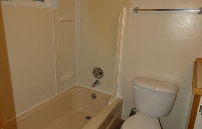 1 bed, 1 bath, $1,150, Unit 07