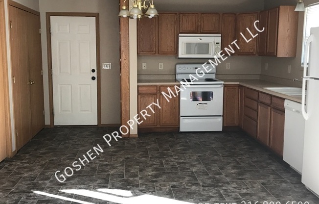 3394 N JACKSON CT