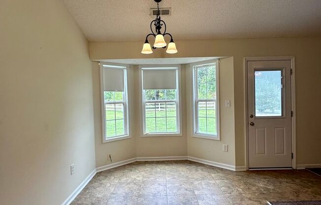 Beautiful ranch style home in Monroe, don't miss it!
