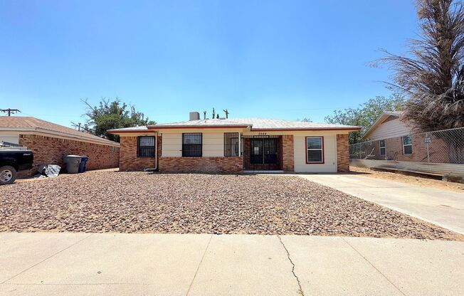 Northeast El Paso 3 Bed Refrig A/C!