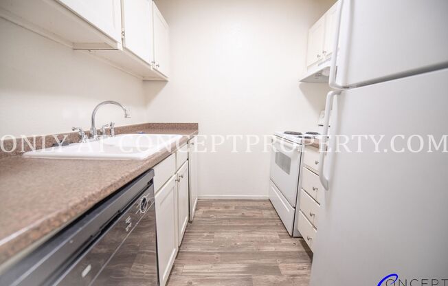 2 beds, 1 bath, 580 sqft, $1,049, Unit C4