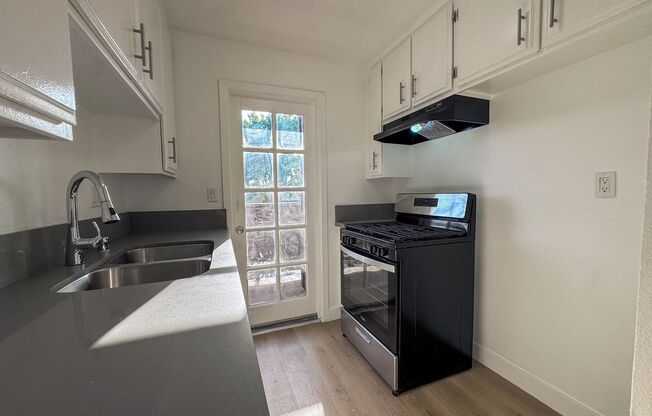 924 Gaviota Avenue - ADW