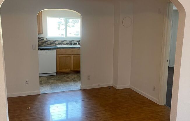 3 beds, 1 bath, $1,895