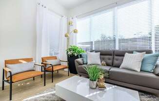 The Hedrick on Mountain Townhome-Style Apartments in Tucson, Arizona Clubhouse Lounge