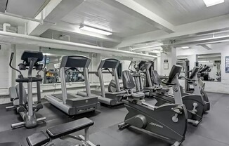 425 E 63 ST