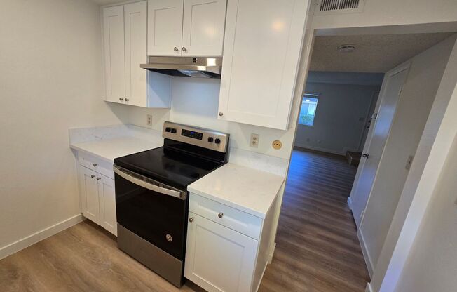 Spacious townhome in a well-maintained El Cajon complex