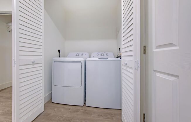 1 bed, 1 bath, 616 sqft, $1,450, Unit 107