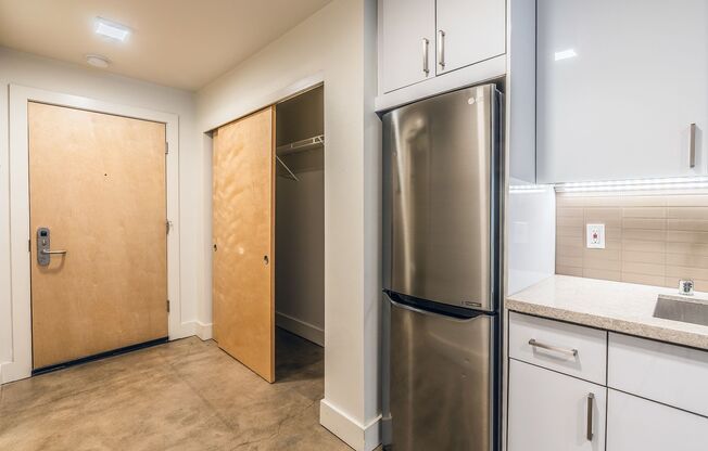 Studio, 1 bath, 287 sqft, $1,325, Unit 103