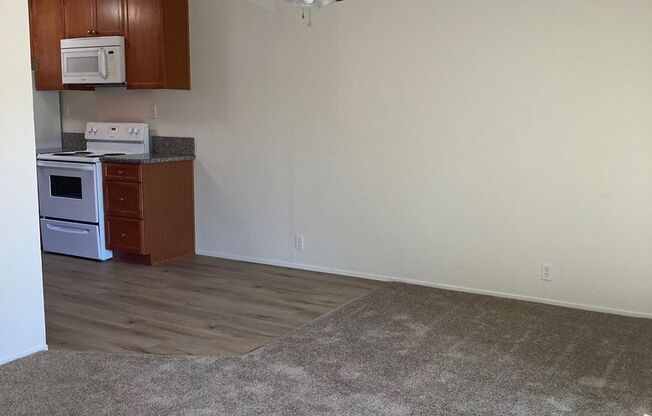 2 beds, 1.5 baths, 925 sqft, $2,395, Unit Thorne #06