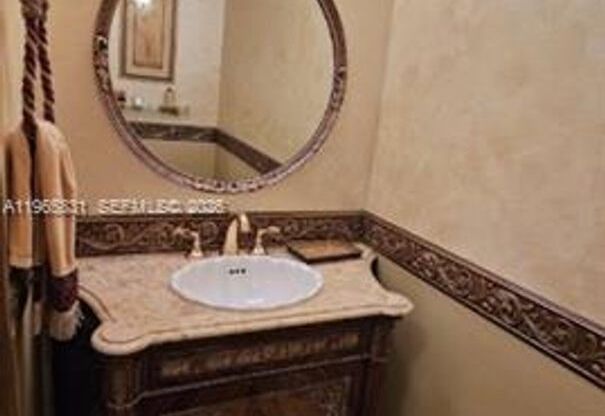 16102 Emerald Estates Dr # 306 (A11965831)
