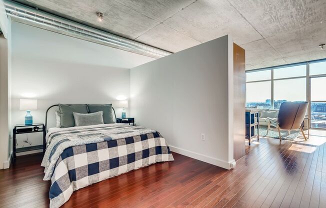 1 bed, 1 bath, 692 sqft, $2,500, Unit NES1926-1215