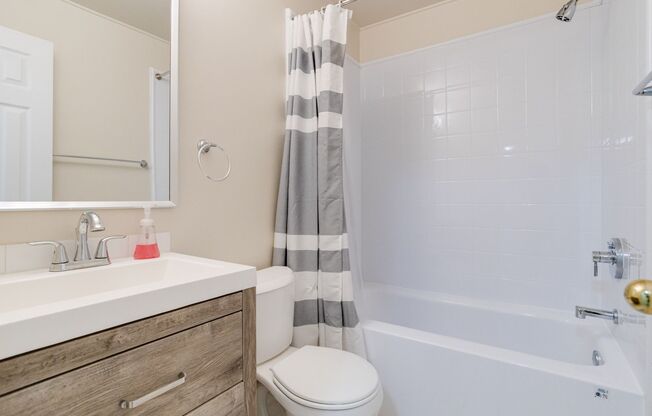 Crofton Condo For Rent