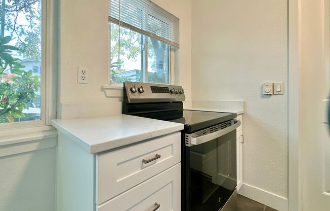 1 bed, 1 bath, 450 sqft, $1,595, Unit 6115 8th Ave NW