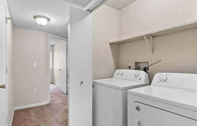 apartment in Washer and Dryer