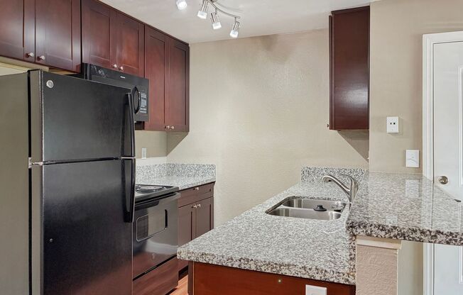 2 beds, 1 bath, 880 sqft, $2,568, Unit 118