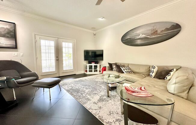 Bright, breezy & convenient: Your wew St. Pete townhome awaits! /3Bedroom 2.5Baths