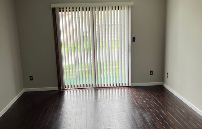 1bd 1 ba condo with garage