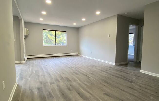 1 bed, 1 bath, 960 sqft, $1,925, Unit 65-A12