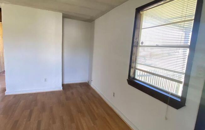 2 beds, 1 bath, $800