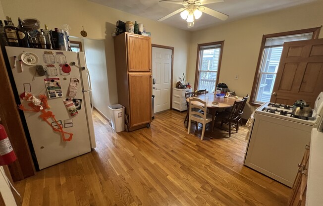 3 beds, 1 bath, $3,995, Unit 2