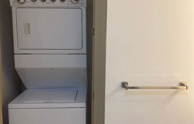 3 beds, 2 baths, 1,402 sqft, $2,100, Unit 1517 S. Theresa Ave. #103