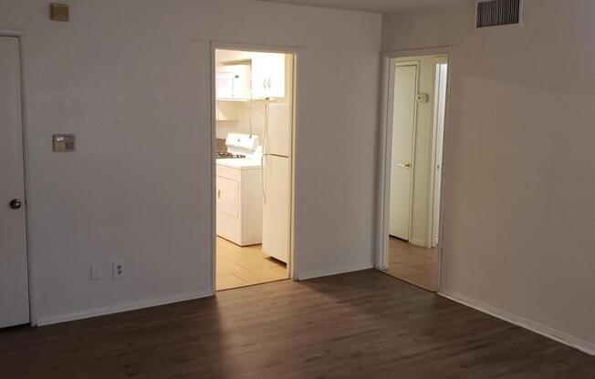 2 beds, 1 bath, $1,195