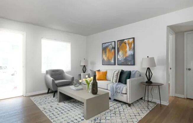 2 beds, 1 bath, 850 sqft, $1,250, Unit 00-F3