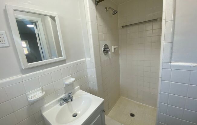 Studio, 1 bath, 230 sqft, $725, Unit B12