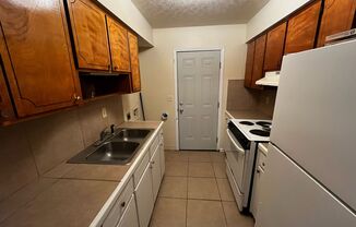 2 beds, 1 bath, $650, Unit Apt: 13