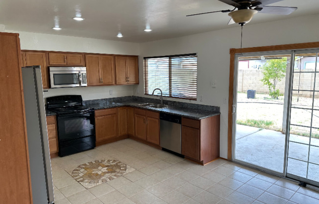 2213 W RIVIERA DR