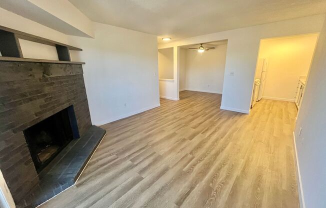 **$500 Move in Special**  Updated Spacious 1 bed/1 bath in Aurora