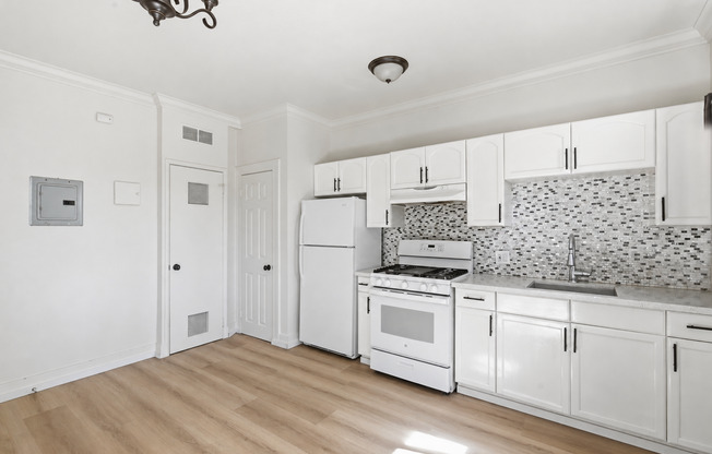 1444 W 28th St