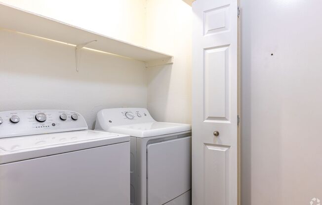 1 bed, 1 bath, 706 sqft, $910, Unit 2009