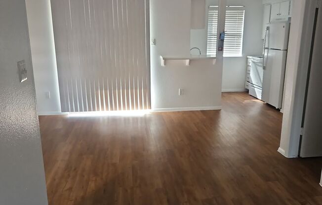 Studio, 1 bath, 393 sqft, $867, Unit 109