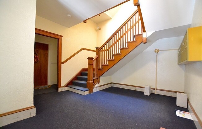 7 Lothian Rd # A