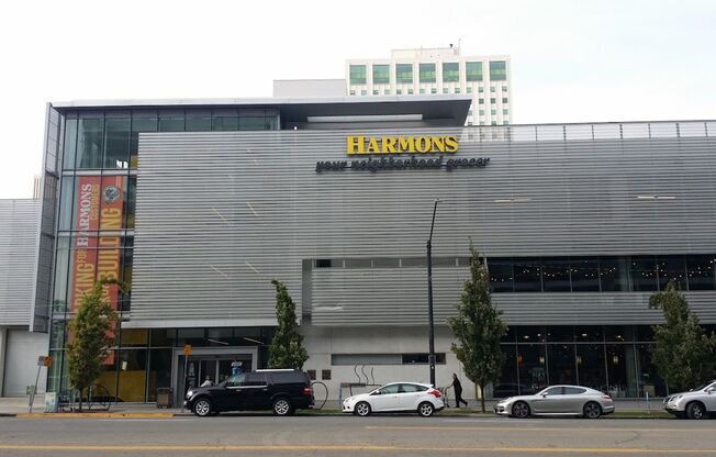 2 beds, 1 bath, 700 sqft, $1,249, Unit 01