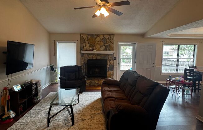 3 beds, 2 baths, $1,375