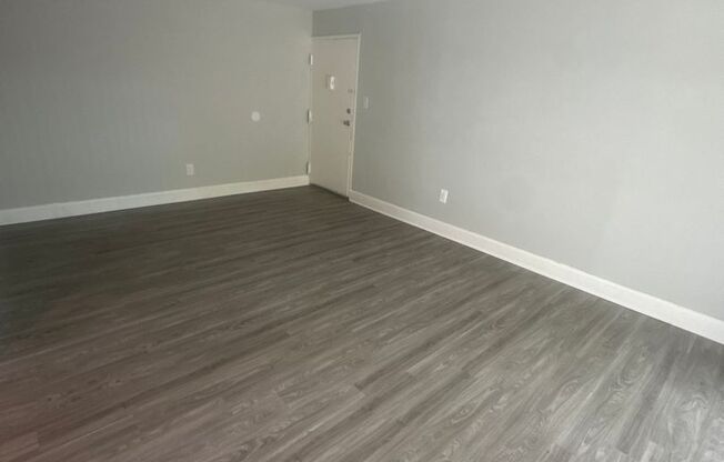 3 beds, 2 baths, 1,300 sqft, $2,550, Unit 3351 #002