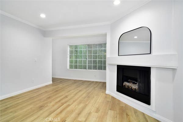 5515 Canoga Ave. #125