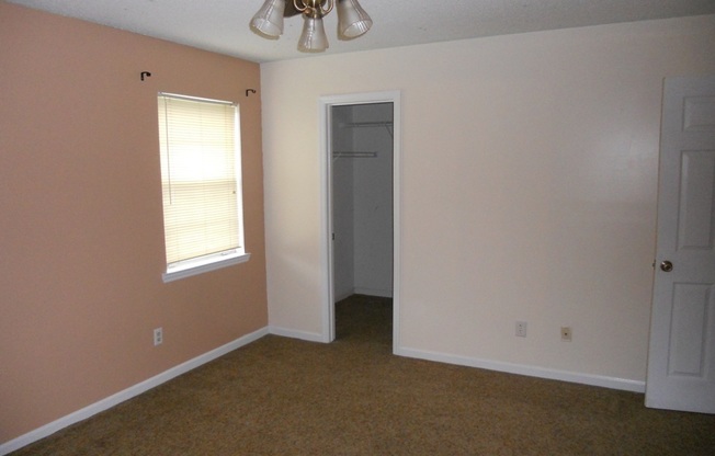 3 beds, 2 baths, $1,600