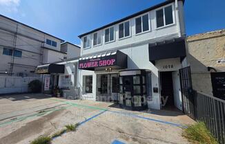 1078 BROADWAY