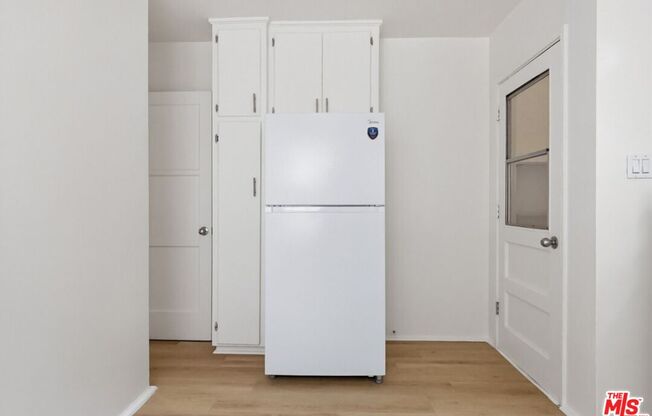 1255 S CRES HTS BLVD