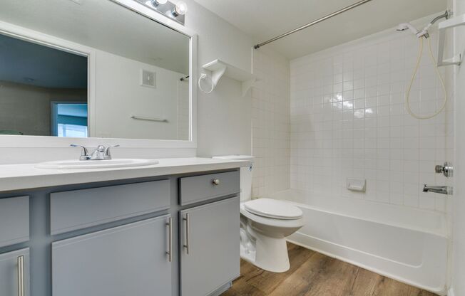 2 beds, 2 baths, $1,395, Unit UNIT 1016
