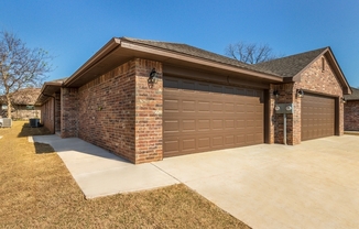 320 CHALK HL CT