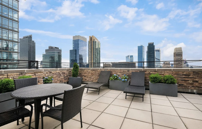 1 bed, 1 bath, $5,200, Unit 14E