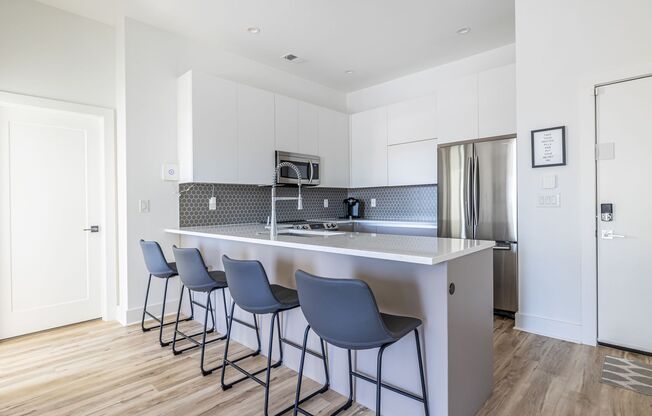 Top Floor 2bd/2ba Condo in East Atlanta, Perfect Roommate Setup!