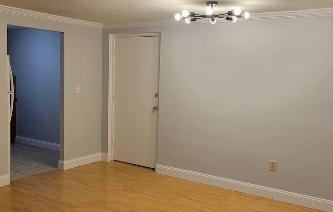 2 beds, 1 bath, 1,000 sqft, $2,350, Unit 0