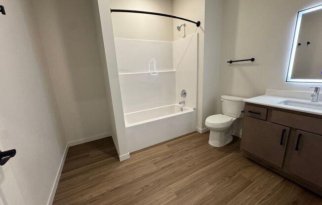 1 bed, 1 bath, 688 sqft, $1,295, Unit 1621-530
